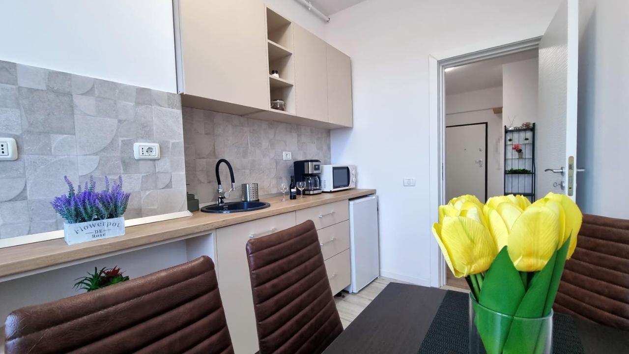 Cityapart 7 - Cazare In Mamaia Nord, Langa Plaja, Cu Vedere La Mare Năvodari Exteriör bild